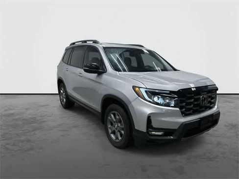 Certified 2025 Honda Passport TrailSport image 6