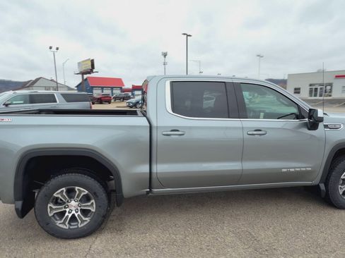 New 2026 GMC Sierra 1500 SLE image 9