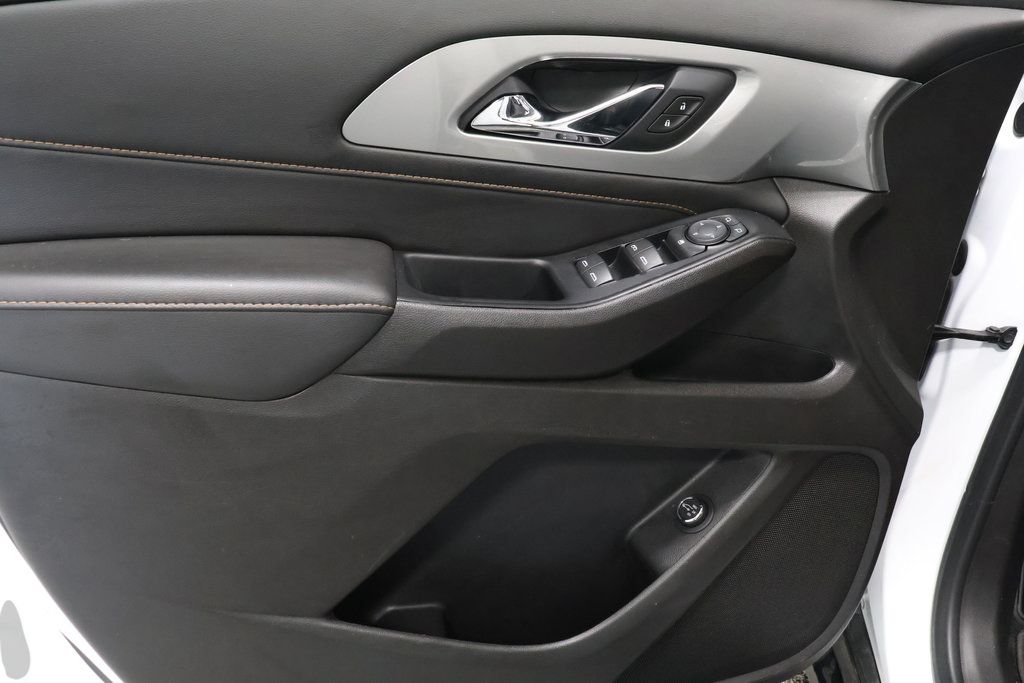 Used 2021 Chevrolet Traverse LT FWD image 22