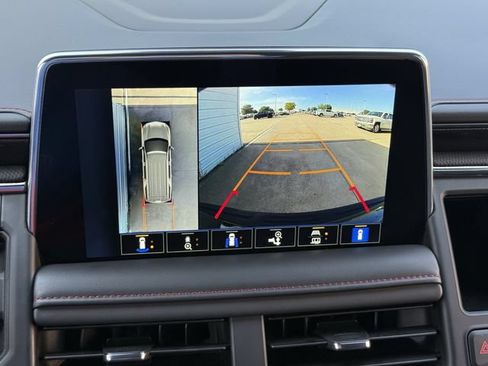 Used 2024 Chevrolet Suburban RST w/ Luxury Package RWD image 17