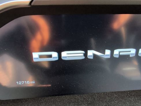 Used 2026 GMC Sierra 2500 Denali w/ Technology Package AWD/4WD image 2