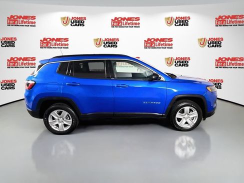Used 2022 Jeep Compass Latitude AWD/4WD image 16