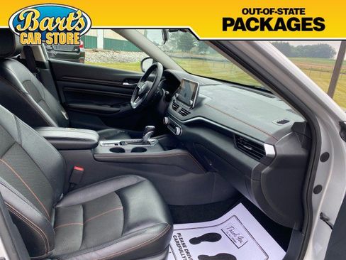 Used 2019 Nissan Altima 2.5 SR w/ SR Premium Package AWD/4WD image 13