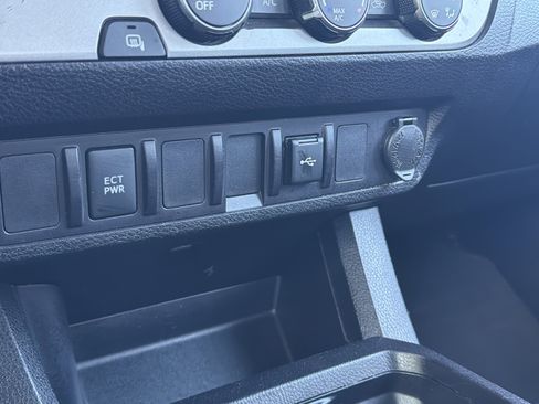 Used 2022 Toyota Tacoma SR5 image 25