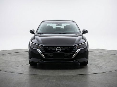 Used 2025 Nissan Sentra SV image 2