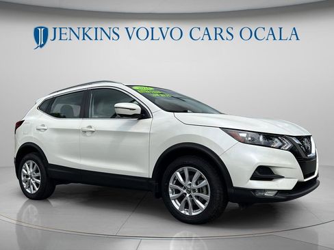 Used 2021 Nissan Rogue Sport SV w/ Technology Package FWD image 1