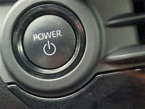 Used 2025 Toyota Crown XLE image 22