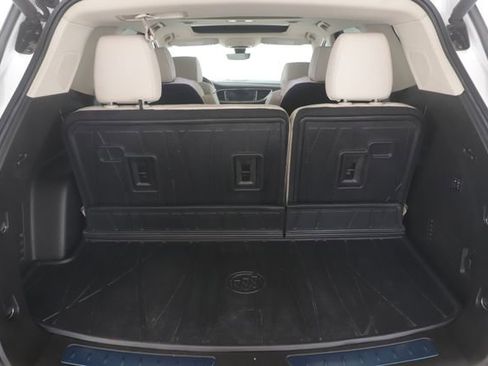 Used 2022 Buick Enclave Avenir w/ Avenir Technology Package image 31