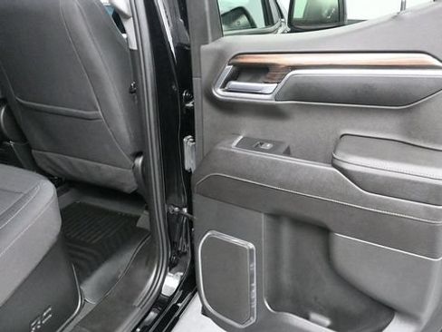 Used 2023 Chevrolet Silverado 1500 RST w/ Z71 Off-Road Package AWD/4WD image 12