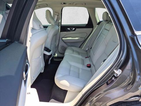 Used 2021 Volvo XC60 T5 Inscription w/ Advanced Package AWD/4WD image 19