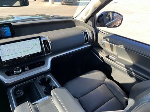 Used 2025 Ford Expedition Max Platinum AWD/4WD image 12