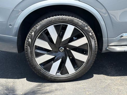 Certified 2023 Volvo XC90 T8 Ultimate w/ Lounge Package AWD/4WD image 28