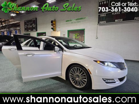 Used 2013 Lincoln MKZ FWD image 1