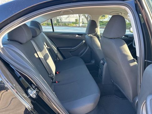 Used 2015 Volkswagen Jetta S image 43