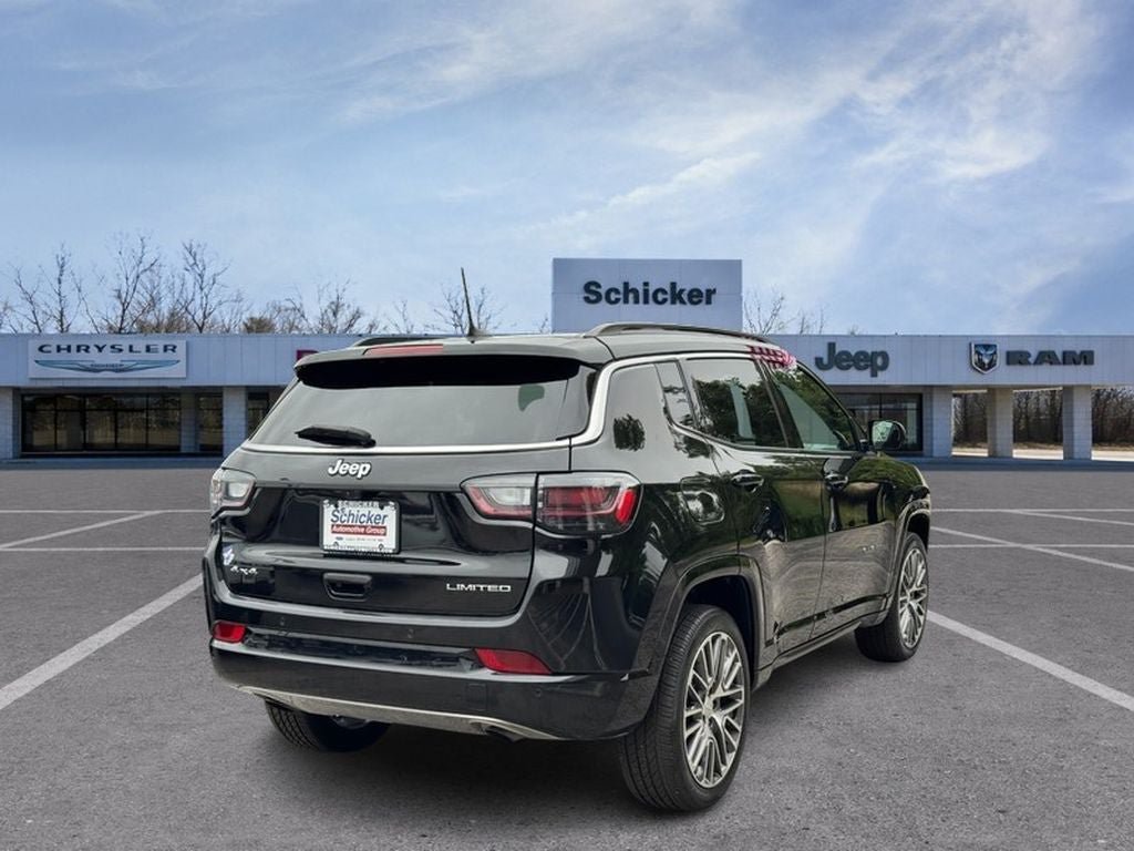Used 2023 Jeep Compass Limited w/ Elite Group AWD/4WD image 3
