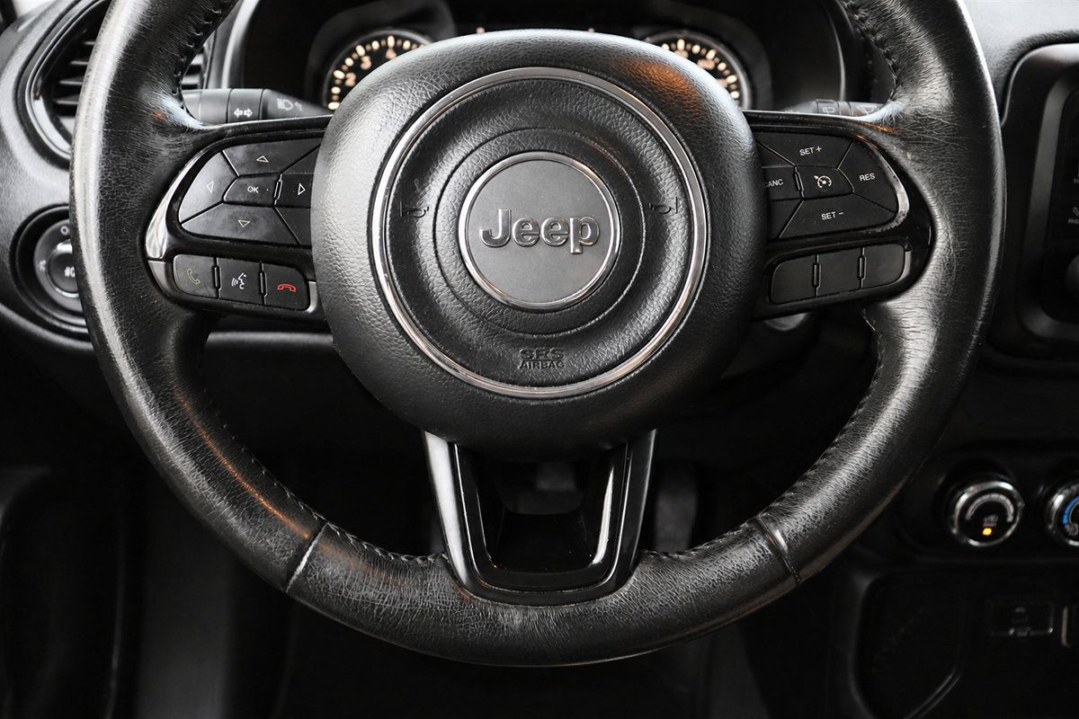 Used 2017 Jeep Renegade Altitude FWD image 37