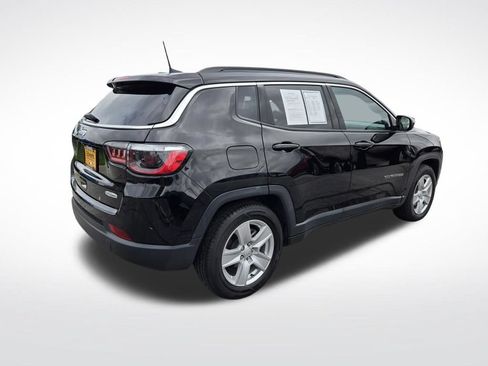 Used 2022 Jeep Compass Latitude w/ Convenience Group FWD image 3