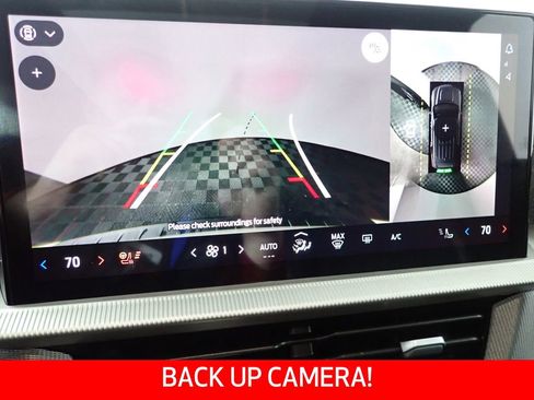 Used 2025 Ford Explorer ST image 3