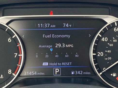 Used 2025 Nissan Altima 2.5 SV image 16