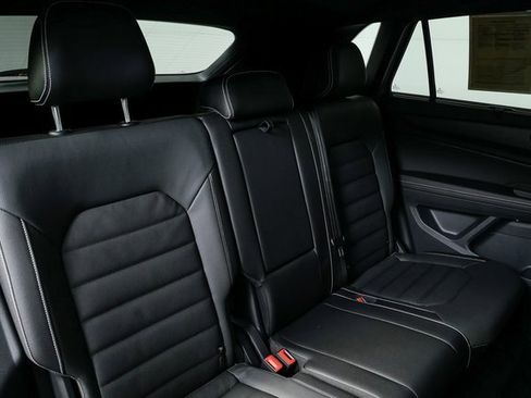 Certified 2025 Volkswagen Atlas Cross Sport SEL image 20