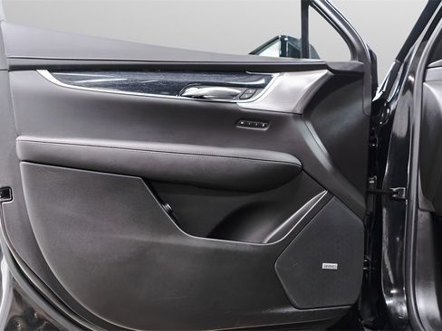 Used 2022 Cadillac XT5 Premium Luxury w/ LPO, Floor Liner Package image 24