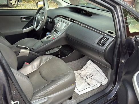 Used 2015 Toyota Prius Two image 24