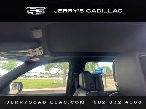Used 2023 Cadillac Escalade ESV Premium Luxury w/ Performance Package AWD/4WD image 9