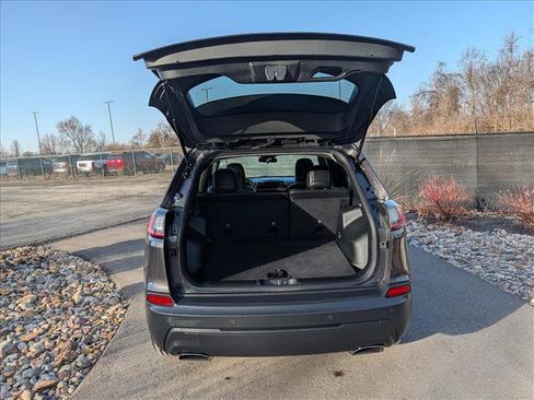 Used 2020 Jeep Cherokee Latitude Plus image 21