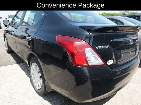 Used 2013 Nissan Versa SV w/ Convenience Pkg FWD image 2