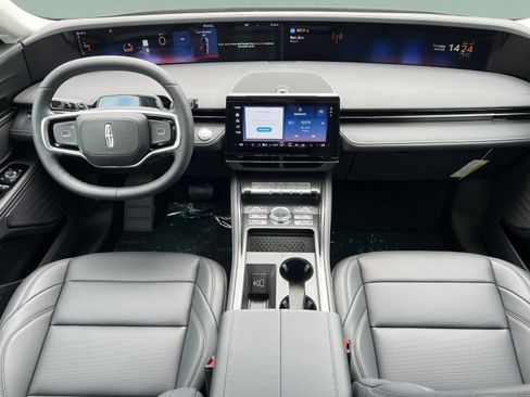 New 2026 Lincoln Nautilus Premier AWD/4WD image 9