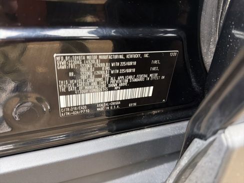 Used 2021 Toyota RAV4 Limited AWD/4WD image 9