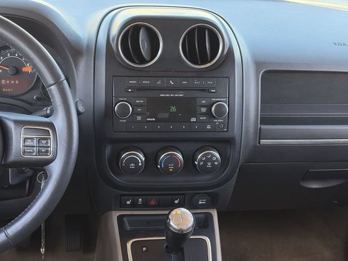 Used 2016 Jeep Patriot High Altitude FWD image 14