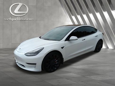 Used 2021 Tesla Model 3 Performance image 3