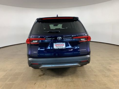 Used 2024 Toyota Grand Highlander AWD image 10