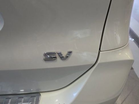 Used 2018 Nissan Rogue SV w/ Premium Package FWD image 8