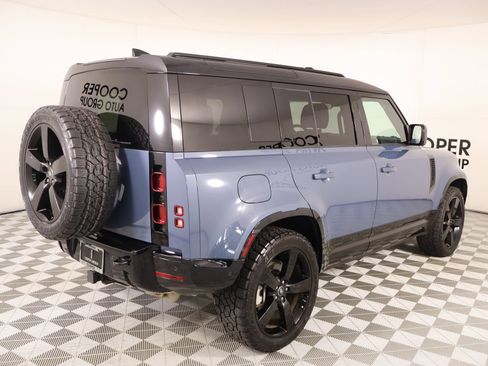 Used 2025 Land Rover Defender 110 X-Dynamic SE AWD/4WD image 21
