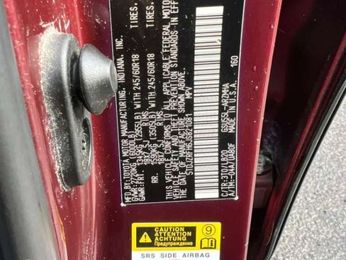 Used 2018 Toyota Highlander XLE image 32