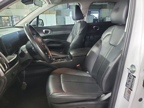 Used 2024 Kia Sorento S FWD image 8