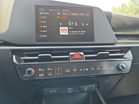 Used 2025 Kia Niro LX FWD image 18