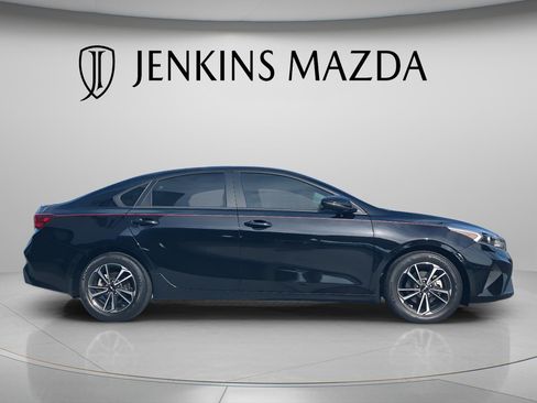 Used 2023 Kia Forte LXS w/ LXS Technology Package FWD image 3