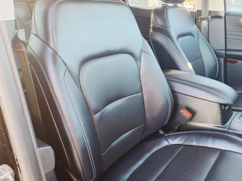 Certified 2022 Ford Escape Titanium image 12