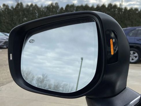 Used 2023 Subaru Forester Limited image 9