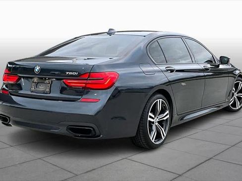 Used 2017 BMW 750i RWD image 14