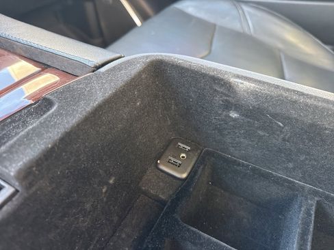 Used 2018 Cadillac Escalade Luxury image 30