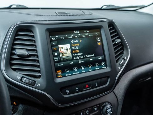 Used 2023 Jeep Cherokee Altitude Lux AWD/4WD image 16