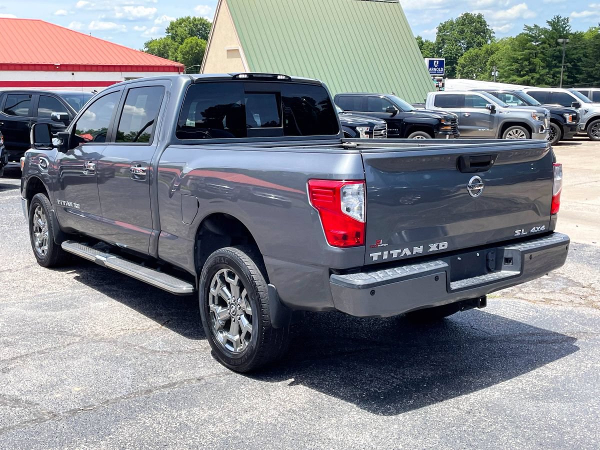 Used 2018 Nissan Titan SL w/ Chrome Package AWD/4WD image 5