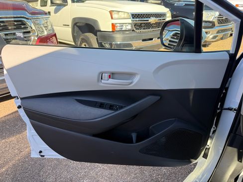 Used 2024 Toyota Corolla LE image 13