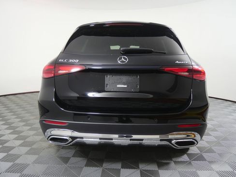 Used 2024 Mercedes-Benz GLC 300 4MATIC image 3