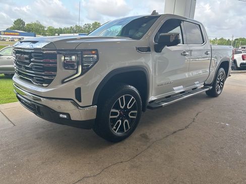 Used 2022 GMC Sierra 1500 SLT AWD/4WD image 4