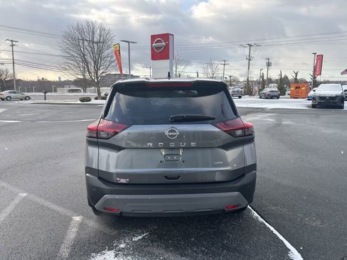 Used 2023 Nissan Rogue S image 6